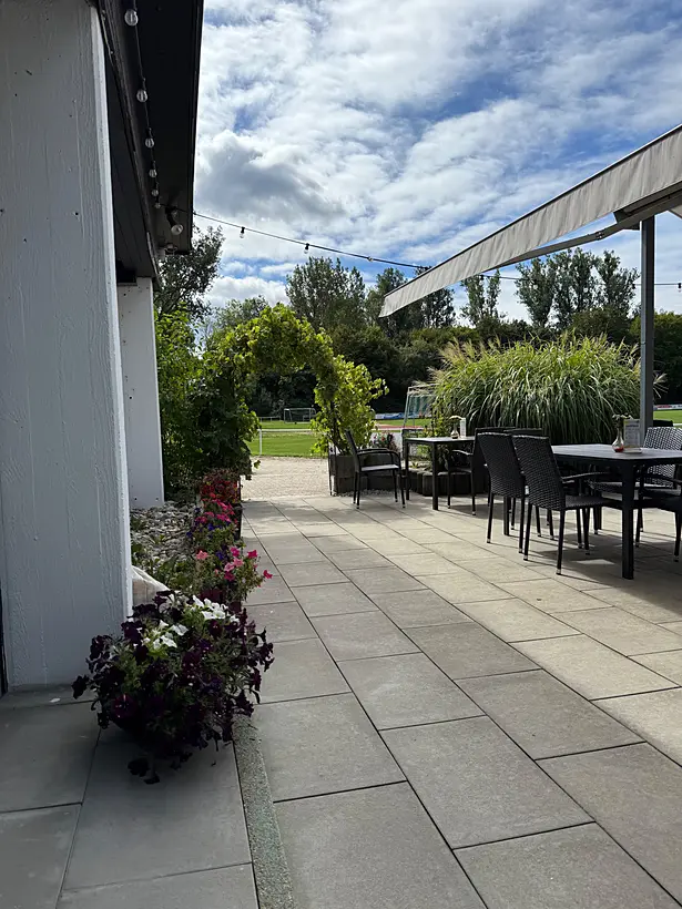 Terrasse mit Blumen